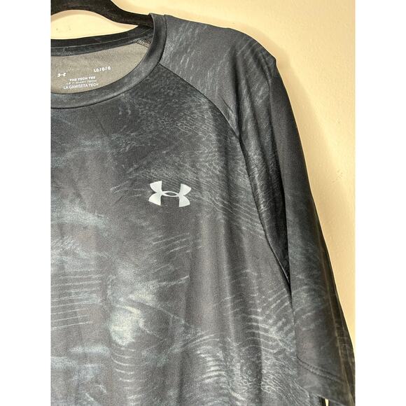 Men's L Under Armour Tech 2.0 Lino Print Short Sleeve Tee Color Black And Gray - Picture 2 of 4
